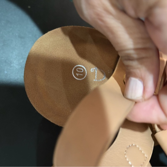 Elegant Tan Sandals size 10 brand new no tags - Picture 4 of 4
